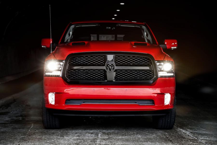  Dodge Ram 1500 Sport Night Quad Cab 2016 года  (фото 9 из 9)
